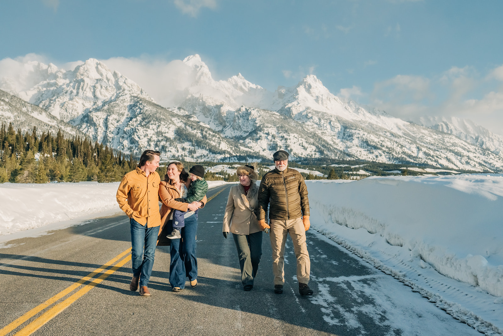 family portraits in Jackson Hole in the snow